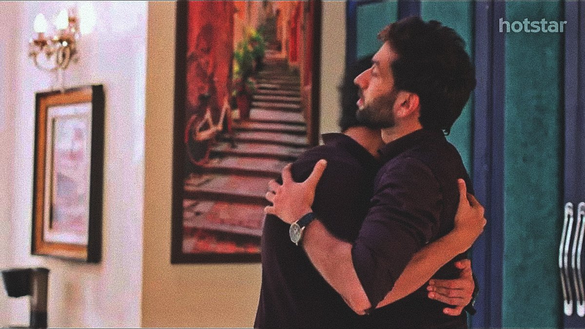 Merna__aa's tweet photo. "Bhaiyaa kya apko main hug kr skta hu "
" kyuu "
" kyuki mujhe aisa lg rha h mujhe naya jeevan mila h"
😂😂😂

#ShivRu #NakuulMehta https://t.co/sOQNqJDNlz