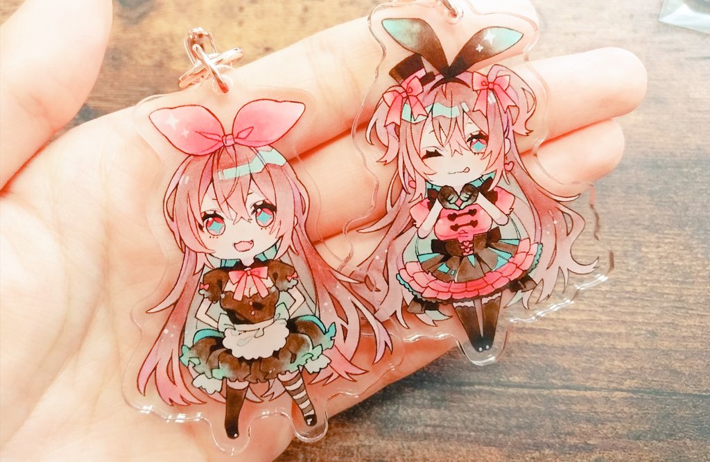 「新しいグッズたくさんつくりました!アクキーかわい?

#C97 」|優樹ユキ ❅ 池袋ロフト展示中のイラスト