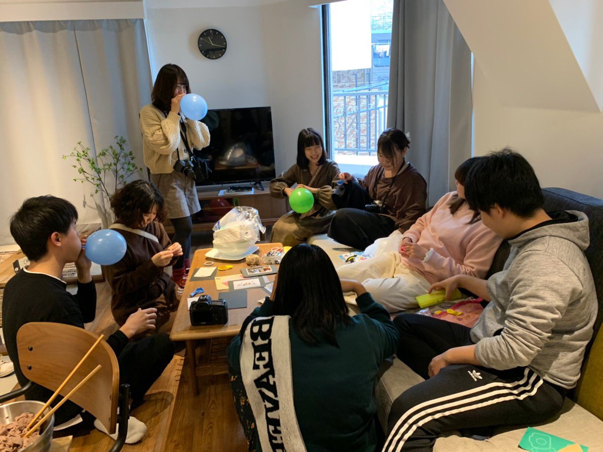 arata_forcus's tweet photo. EinFoToクリスマスパーティー終了！

みんなで飾り付けして、
手作りの料理とケーキを食べて、
プレゼント交換して、
朝起きてもうるさいくらい人がいて。

夢を語って、
未来がとても楽しみになった。

最高の仲間たちです。
ありがとう。

#EinFoTo 
#見とけよ世界 
#写真好きが集まるコミュニティ https://t.co/Se0rGwBKmZ