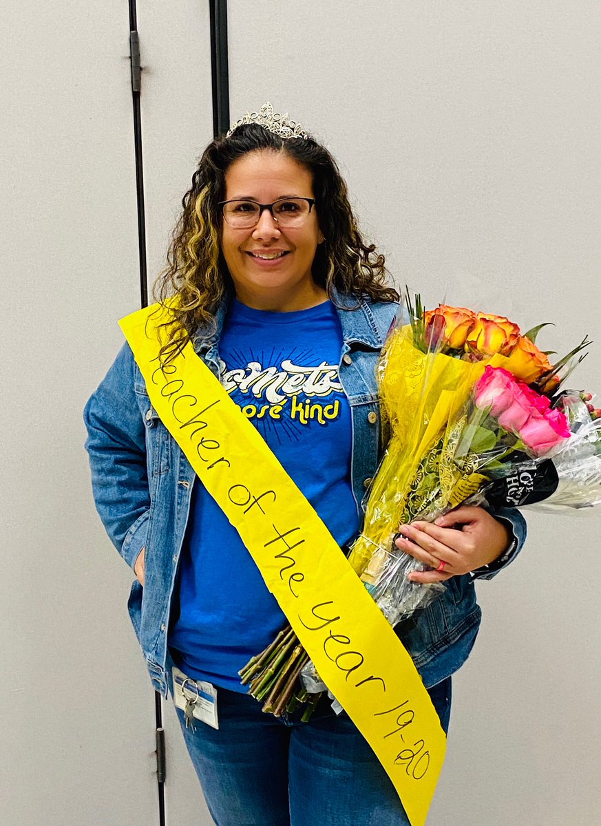 StephDudThinks's tweet photo. Yesterday an amazing thing happened. I was voted Teacher of the Year at my school. I love my team, my coworkers, my students, and my school. #teacheroftheyear https://t.co/BekRfIr9MG