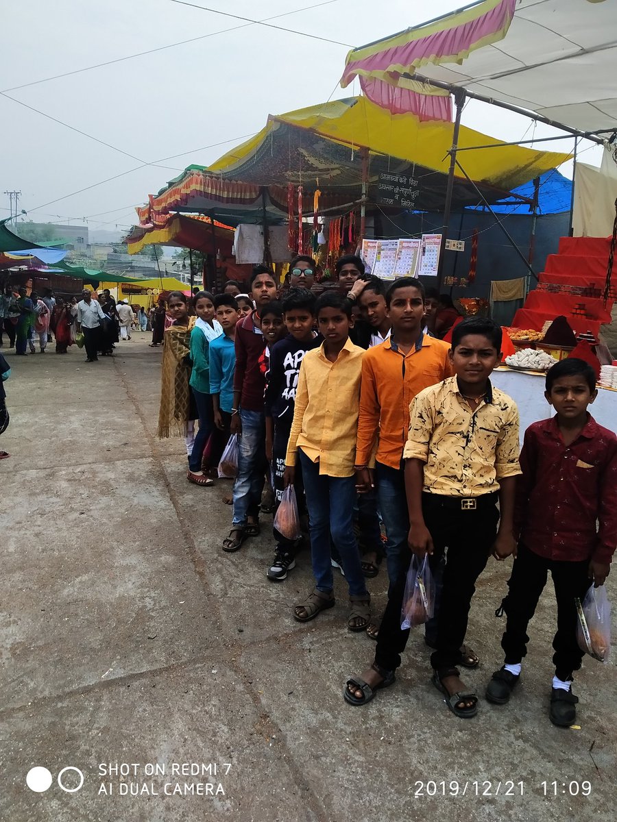Bhushankhande1's tweet photo. just visiting some religious , natural , awesome place with my favourite students of my #dyanjyoti_class all students enjoyed seeing horse riding under favourable condition through #picnic movement #चेतक_फेस्टिवल #religeous #discipline https://t.co/BCsSI30OLl