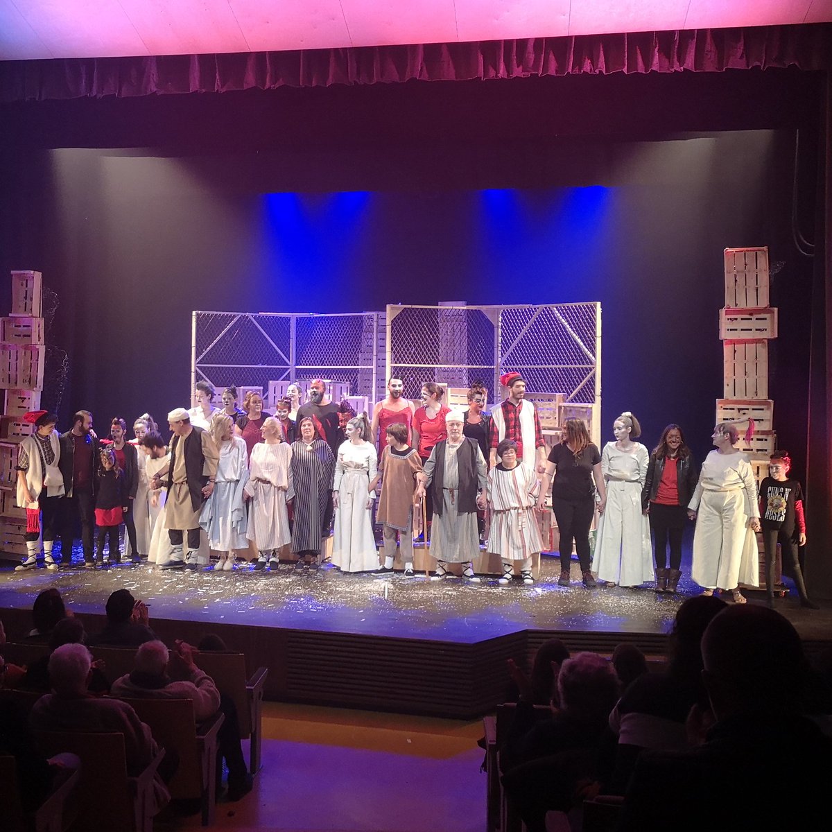 1/2 representacions superades.
Gran equip, gran resultat! Molt contents 🎉♥️