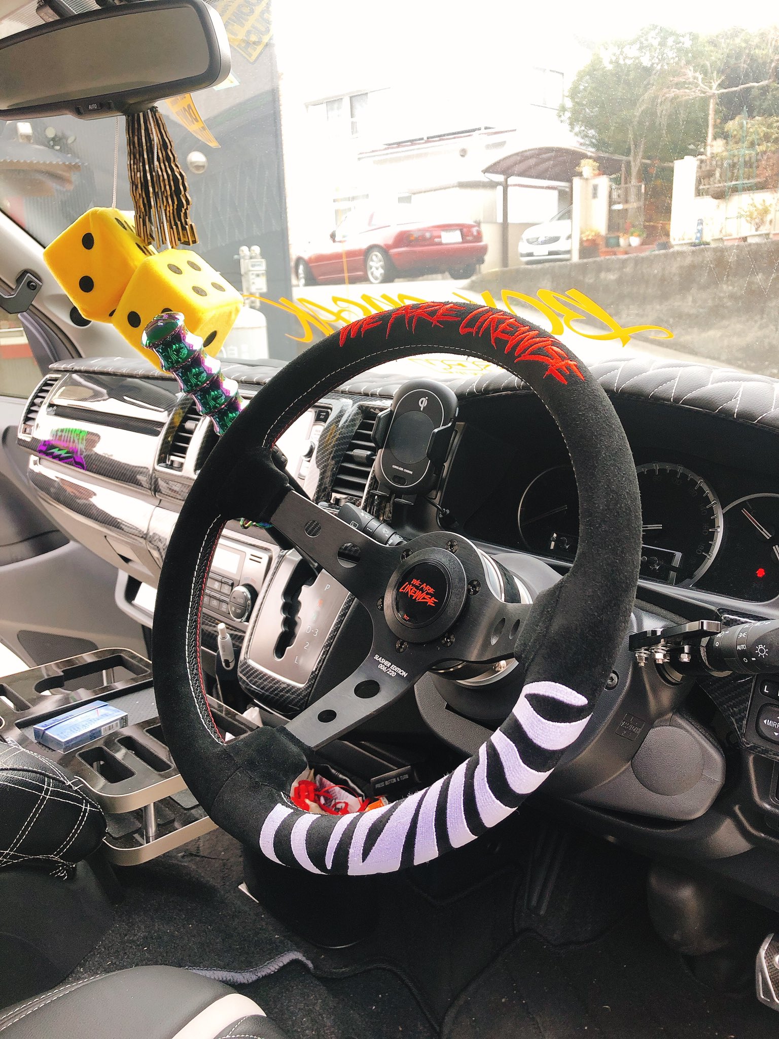 パーツ Likewise Slasher Edition Steering wheel. Likewise Slasher Edition Steering wheel.