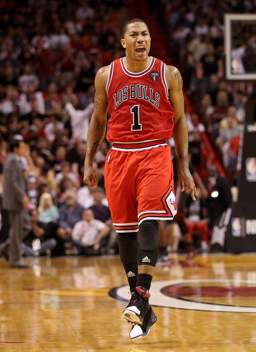 ChicagoZone23's tweet photo. RT if you’re still a Derrick Rose fan
#DerrickRose https://t.co/MnSYtN8oCd