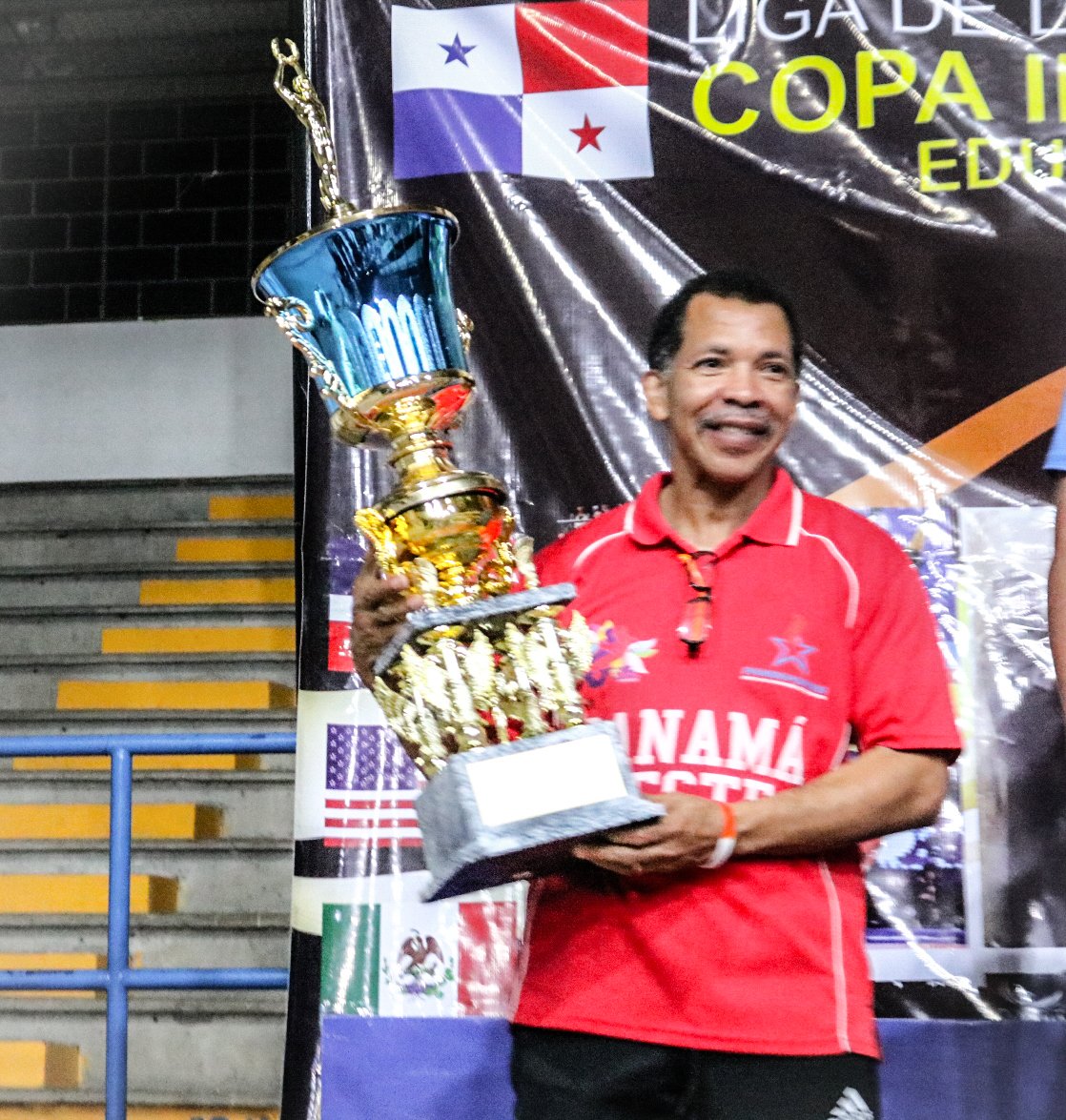 !Herreranos! El equipo de Herrera con 60 puntos se quedó con el primer lugar de la categoría femenina en la Copa Eduardo Campbell In Memorian XIX.

Panamá Oeste con 50 fue segundo y Colón con 40 puntos fue tercero.

#Lucha #Panamá #PanamáOeste #Colón #Coclé #Herrera #Veraguas