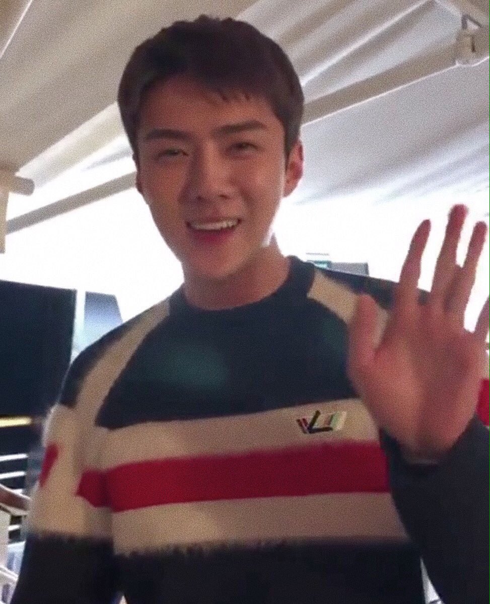 sehun_smiles's tweet photo. https://t.co/5kHvXuhmzT