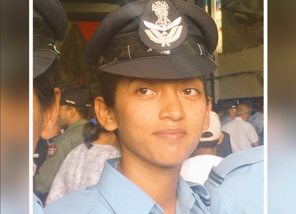 Ghaziabad 's Arti Tomar daughter of a CISF Constable is 9th woman fighter pilot&amp;only one to graduate this yr frm Dundigal Airforce Academy on 21st Dec. She found her inspiration in Avni Chaturvedi &amp; decided to become a fighter pilot. Proud! Wish her many more laurels in future.