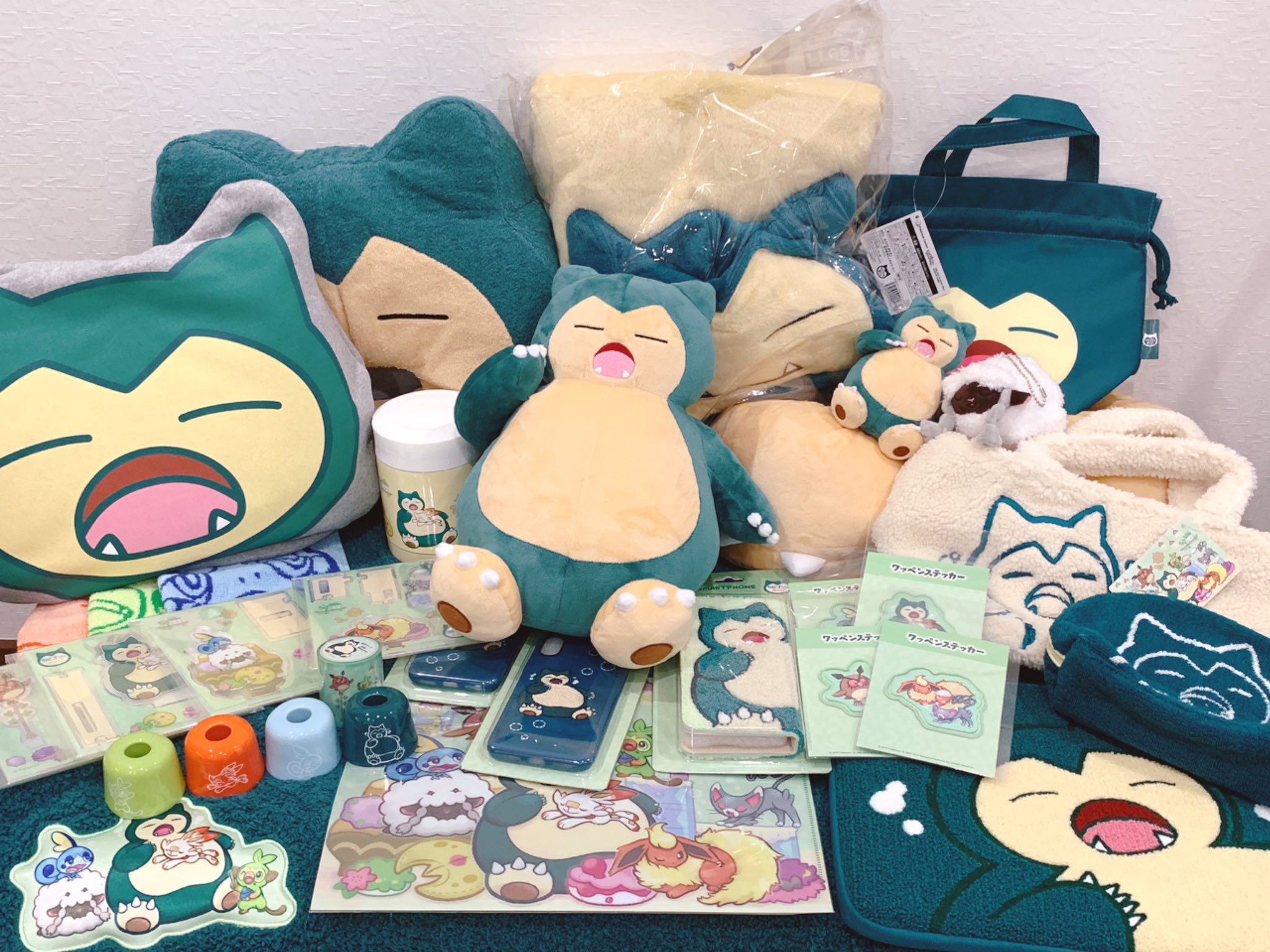 つるたさや Saya Tsuruta Twitterissa ゴンゴン ゴンゴンゴン 集合写真を撮りました ポケモンセンターの売り場も大展開してもらってるのでぜひ見に行ってくださいね カビゴン カビゴンのあくび T Co Gfa0euespn