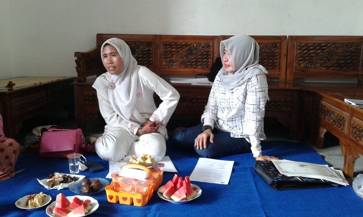 Imahikmah1's tweet photo. Pendampingan rat pada kopwan pandan arum pandanan dusuksampeyan. Late post 15 peb 2019
#ppklkemenkopukmri
#ppkljatim
#ppklgresik
#koperasiitukeren https://t.co/KWKlk0oZjW