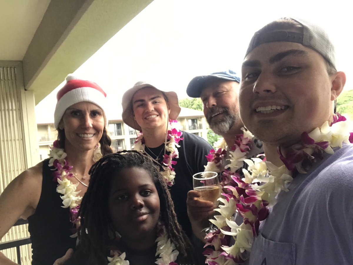 gusnfrank's tweet photo. #Kauai #kauaichristmas #cbd605 #mdclifestyles #joinmyhemparmy #kauailife #hawaii #lovemyboys #poipubeach #celebratemyboys #mlmmom #momlife #surflife #beachlife #joinmyhemparmy #christmasvacation https://t.co/NJ61A2Lo27