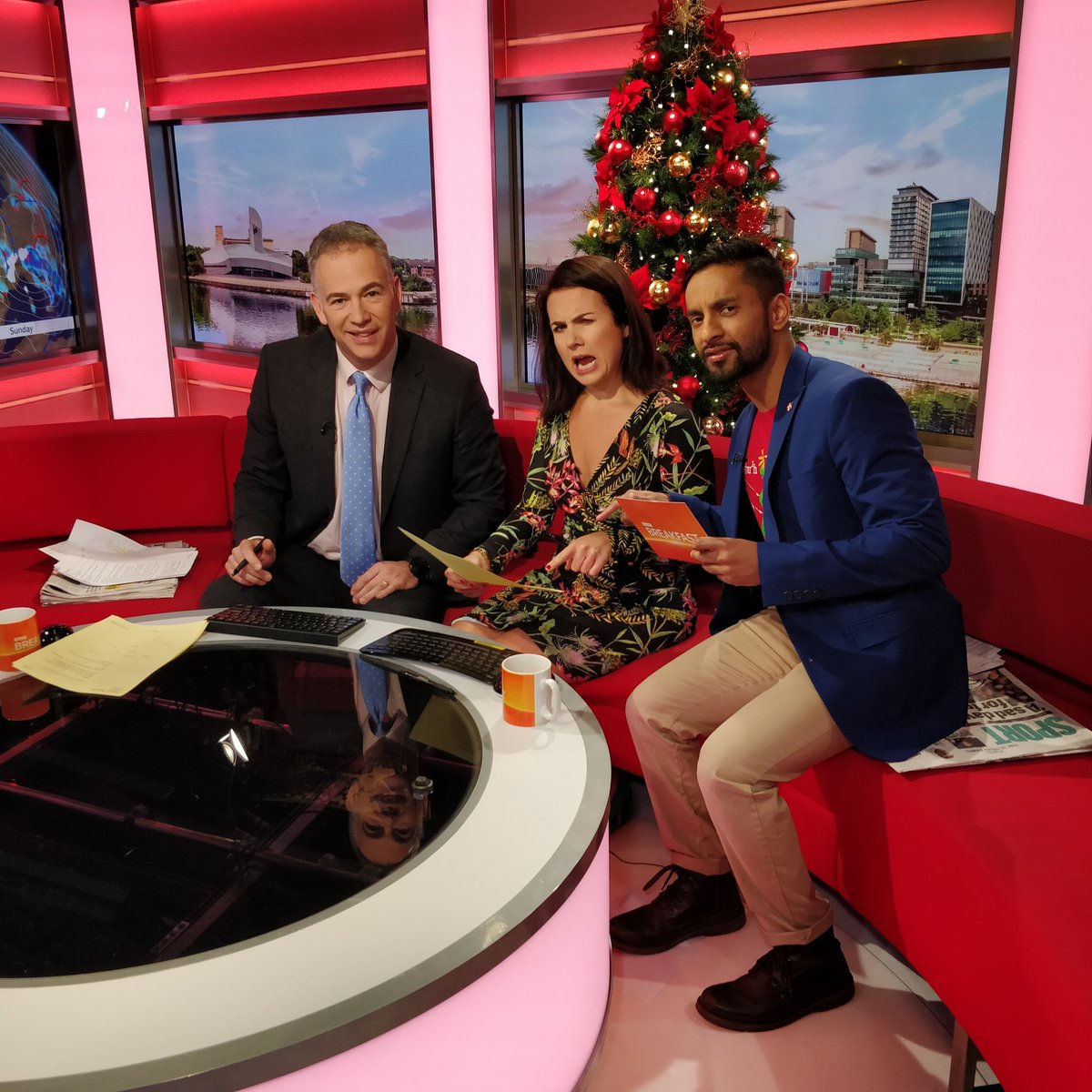 Bobby_Seagull's tweet photo. Here was @bbcstrictly themed Christmas maths puzzle l I set for  @BBCBreakfast viewers @bbcone just now. Hosts @RogerJ_01 @NinaWarhurst were working away at it!
Any ideas #Strictly judges @MOTSI_MABUSE @ShirleyBallas @BrunoTonioli? I'll reveal answer on @bbcone 7.20 #BBCBreakfast https://t.co/mA8n8B7FoE