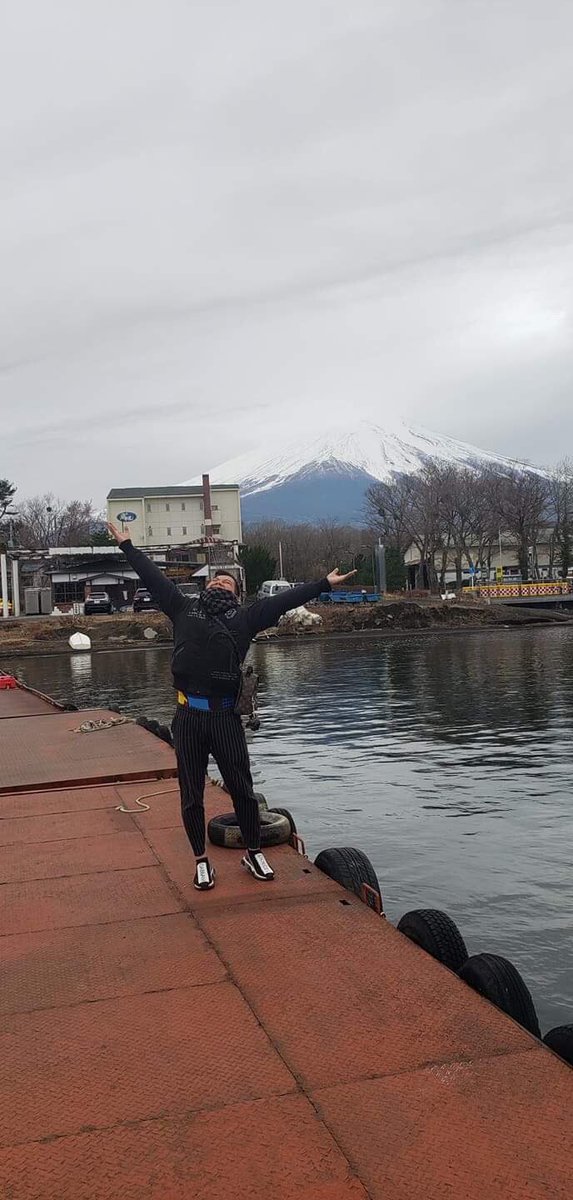 KarloMalba's tweet photo. lake yamanakako... one of the five lakes of mt Fuji... so i got a nice view of mt fuji but its freakin 0 degrees celcius .. so i can only stay about 10 minutes outside the car... its freezing ... https://t.co/UvBRccgpfO