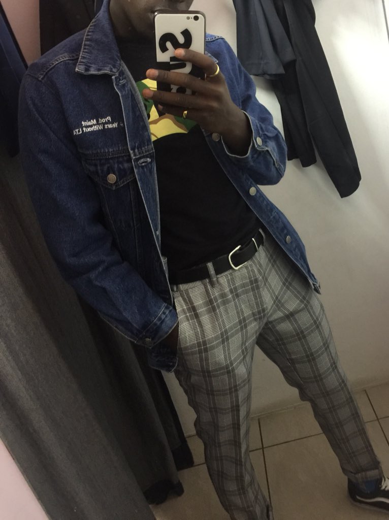 AndersonCassule's tweet photo. Ayyy lol.#tottenham #outfitfortheday #TRXMusic #lowkeydrip #2019in5words #2010decade https://t.co/ahMqwYbxKM