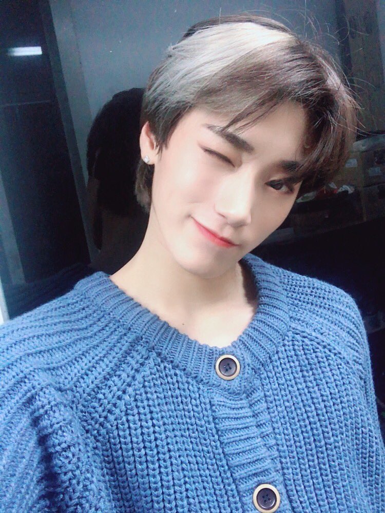 ATEEZofficial's tweet photo. [#산] 그냥 보고싶고
그냥 좋아서❤️
#ATEEZ #에이티즈 https://t.co/Mgq9z7oSat