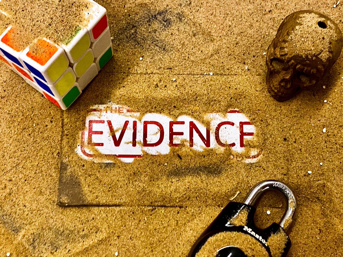 Find four crystals and escape the Aztec sacrifice.. 💀 
Our Aztec escape room is available to book and can fit up to 6 people! 😯 
Link in bio! 💻