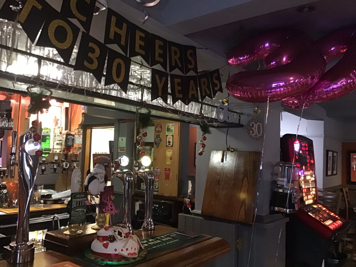 RoseofLancs's tweet image. Danielle Trixabelle is 30 today and in our #pengwin #christmascountdown #christmasadvent #Day22 We are giving away a £30 meal voucher and a bottle of wine.. Simply RT or share on Facebook 🐧☃️🎅🏻🍾🎂🥂🍸