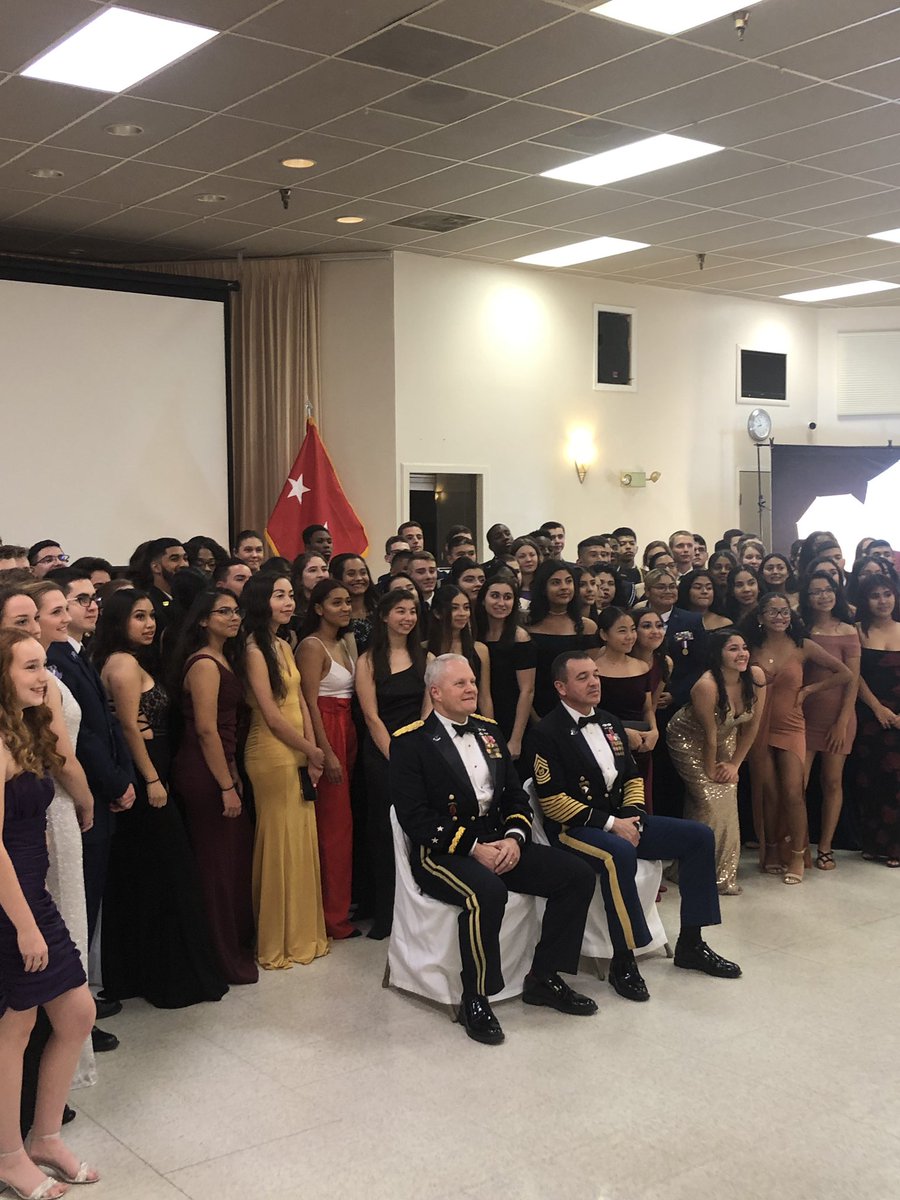 JackieRBurnette's tweet image. @CG_ArmyROTC #AwesomeSpeaker @WoodbridgeHS @WSHS_AJROTC