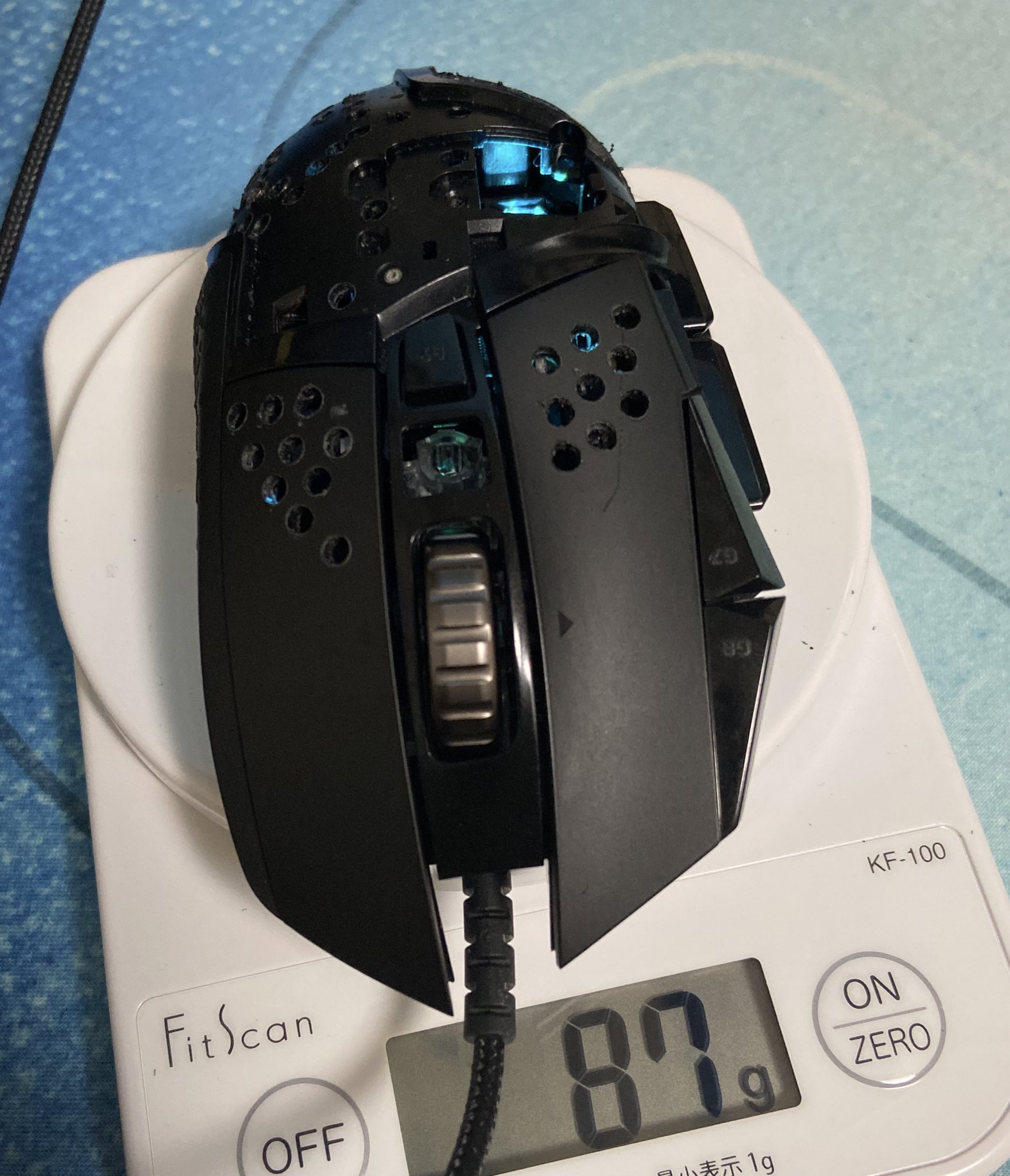 くりちゃそ ふもっふのおみせ G502 最軽量化モデル F502 Kurichaso Edition 完成だあああああぁぁぁ 主な変更点は外カバーの肉抜きとホイールボタン排除 ホイール硬化です これからかっこよくするぞおおお Logicool G502 T Co