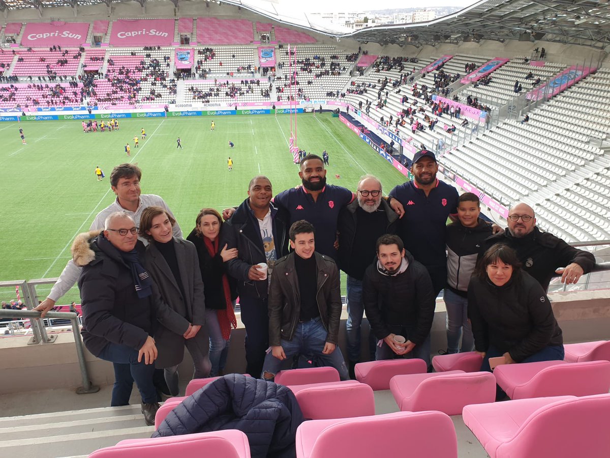 Guillome (@guillomeolivier) on Twitter photo Le <a href="/stadefrancais/">FanDuStade</a> en difficulté face à Pau...le supporters et <a href="/generalifrance/">Generali France</a> 🦁 les soutiennent Le <a href="/stadefrancais/">FanDuStade</a> en difficulté face à Pau...le supporters et <a href="/generalifrance/">Generali France</a> 🦁 les soutiennent
