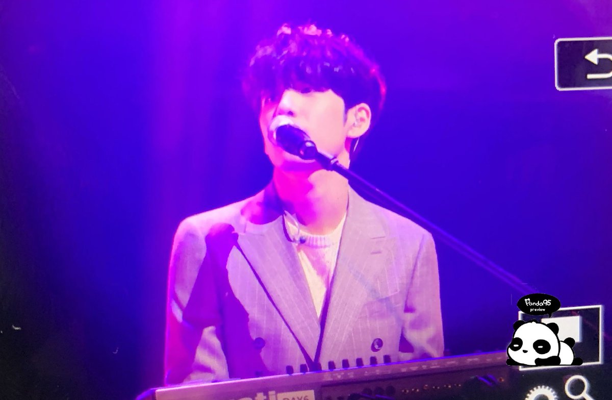 panda9593's tweet photo. 191222 The Present Pre.

#원필 #김원필 #Wonpil
#데이식스 #DAY6 https://t.co/NMuI8nHEvz