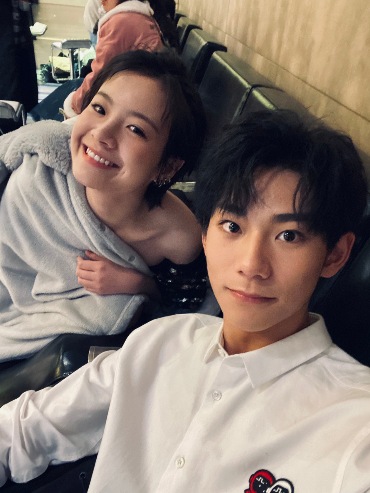 cdrama tweets on X: ALittleReunion co-stars LiGengxi and LiuJiayi  reunite backstage at The 4th Golden Bud Network Film and Television  Festival! 小欢喜李庚希刘家祎teresali t.coXLma1eke3h  X