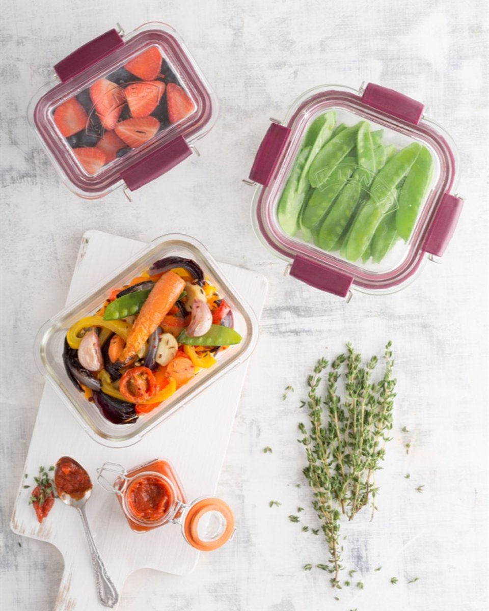KilnerUK's tweet photo. Don't be caught off guard with any #leftover food this #Christmas. Fridge it, freeze it or cook it in the Kilner® Fresh Storage range.

#leftovers #leftoverfood #mealprep #leftoverstorage #foodhacks #leftoverhack #christmasleftovers https://t.co/37KhtQW5pJ