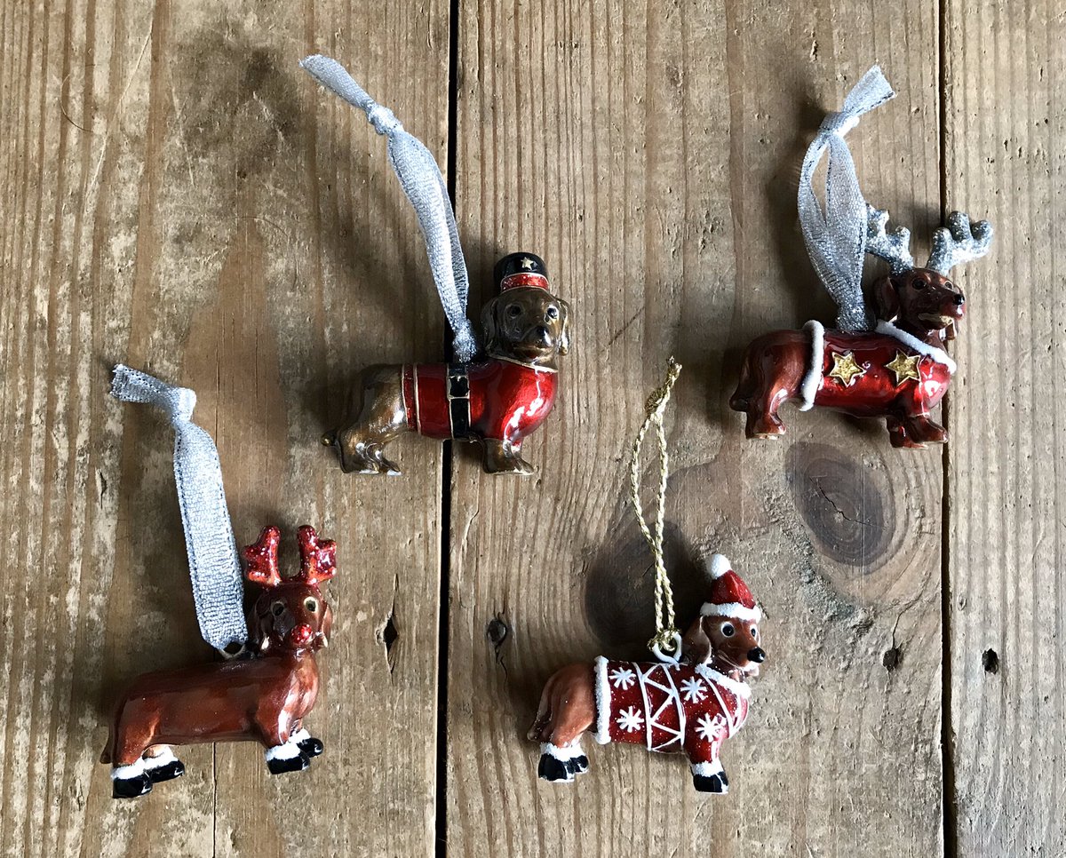 Finn53571796's tweet photo. All our sausages are now on the Christmas tree 🎄 latest addition bottom right 🙌🏼👌🏼✨@Accessorize #werkperk https://t.co/ZHDj0f28lt