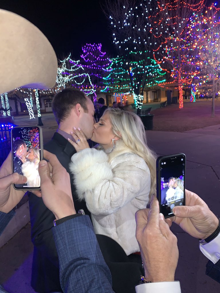 alexisbloomertv's tweet photo. Last ones...

#maybe https://t.co/wUf1m2g0Y8