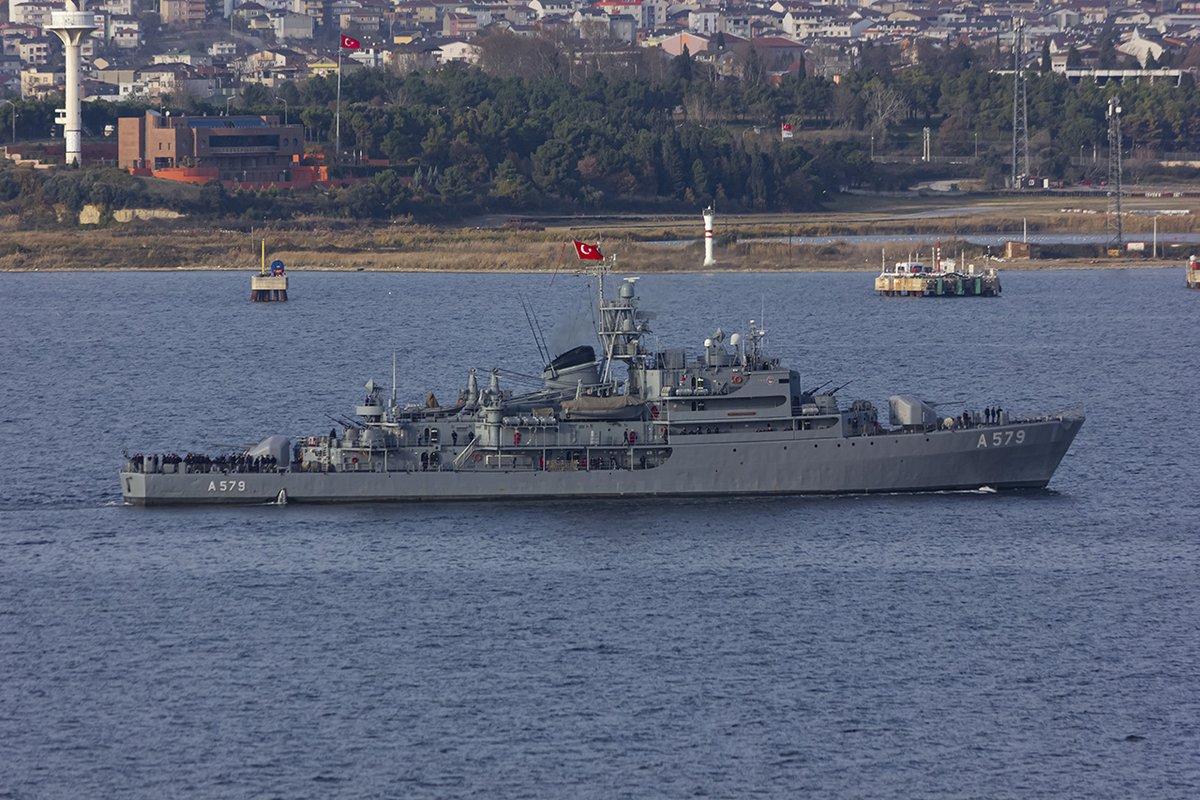OguzEroguz1's tweet photo. #TurkishNavy 's training ship #A579 #TCGCezayirliGaziHasanpaşa (ex. #GermanNavy's #RheinClass A64 Ruhr) #gölcük https://t.co/YPUDdPYkBE