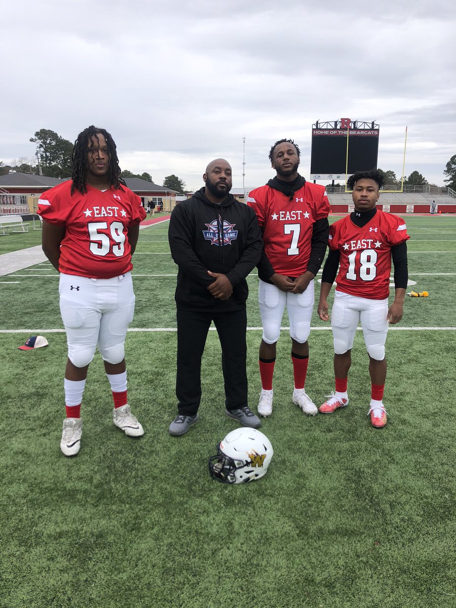 ApDeanSmith's tweet photo. Great win today. A bittersweet moment this will be my last time coaching these young men. Wossman High School was represented well today. #TeamEast #ProudCoach #WossmanProud https://t.co/NDF0TqQjwL
