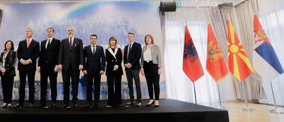 JetBaki's tweet photo. When #Merkel organizes vs. @ediramaal organizing. If Merkel and Macron have understood that WB cannot integrate without everybody on the table, why not Rama?!!!
#BerlinProcess #IsTheWay https://t.co/S2dsCm0rQM