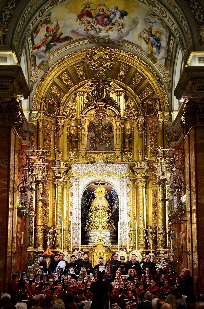 ¡No fue un sueño!. Anoche cantamos la venida del Señor a los pies de la Esperanza.
Queremos agradecer el cariñoso trato del capiller y auxiliares de  <a href="/Hdad_Macarena/">Hermandad de la Macarena</a>
Esta tarde lo hacemos en <a href="/CarmenStoAngel/">Carmen Santo Ángel</a> acompañados por los amigos de @ascdesamparados 

¡NO FALTEIS!
📷 <a href="/icortada/">José Ant Cortada</a>