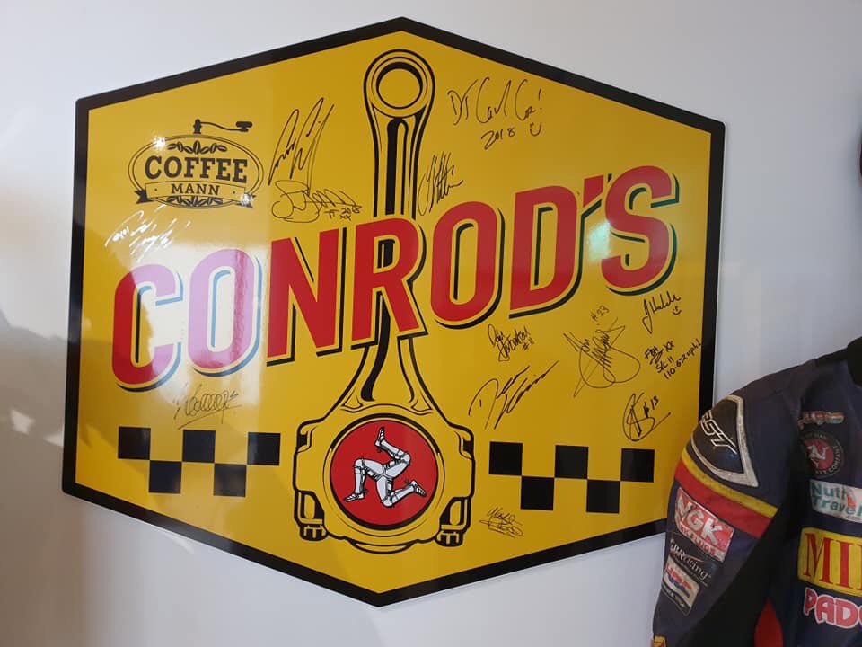 nicksoye's tweet photo. A gift in the Isle of Man 🇮🇲 It then travelled to Brazil 🇧🇷 Peru 🇵🇪 Colombia 🇨🇴 Costa Rica 🇨🇷 Mexico 🇲🇽 and finally arrived in Spain 🇪🇸 Took a pounding on route, but it’s here and to be enjoyed on a beautiful Sunday morning. Thanks Fella 👍🏻 Have a great Xmas. https://t.co/SCBrLxFngV