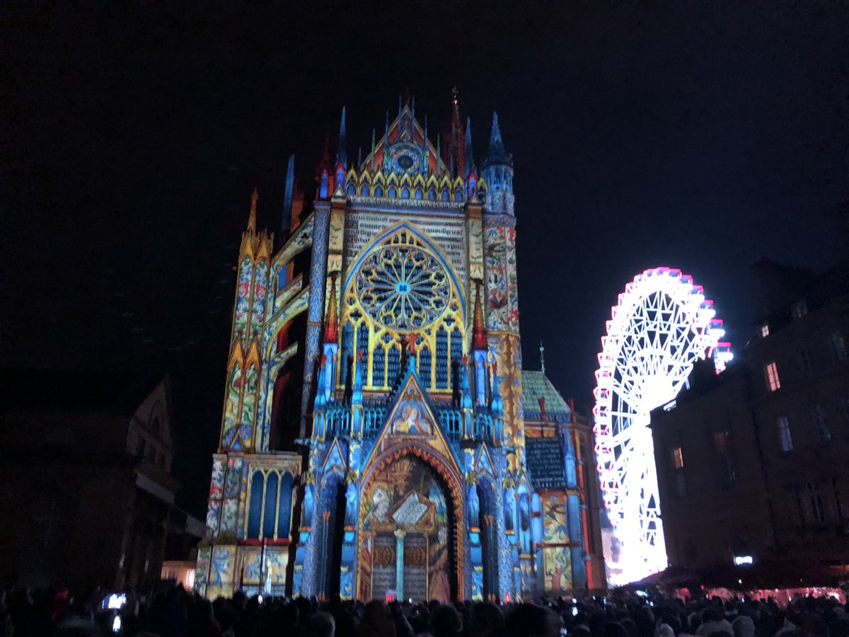 CedricGrandEst's tweet photo. Un mapping ma-gni-fi-que sur cette cathĂ©drale de #Metz qui lâest tout autant, et qui fĂȘte en ce moment ses 800 ans !
Et quel acteur rĂ©gional de rĂ©fĂ©rence en #GrandEst pouvait sâassocier aux festivitĂ©s ? đ âŠ@CaissEpargneGEEâ© #PlusGrandPlusProche #TerritoiredAvenir https://t.co/P0mbDecpAX