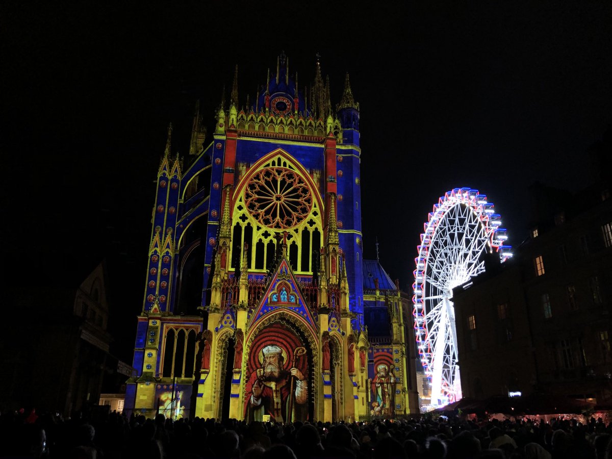 CedricGrandEst's tweet photo. Un mapping ma-gni-fi-que sur cette cathĂ©drale de #Metz qui lâest tout autant, et qui fĂȘte en ce moment ses 800 ans !
Et quel acteur rĂ©gional de rĂ©fĂ©rence en #GrandEst pouvait sâassocier aux festivitĂ©s ? đ âŠ@CaissEpargneGEEâ© #PlusGrandPlusProche #TerritoiredAvenir https://t.co/P0mbDecpAX