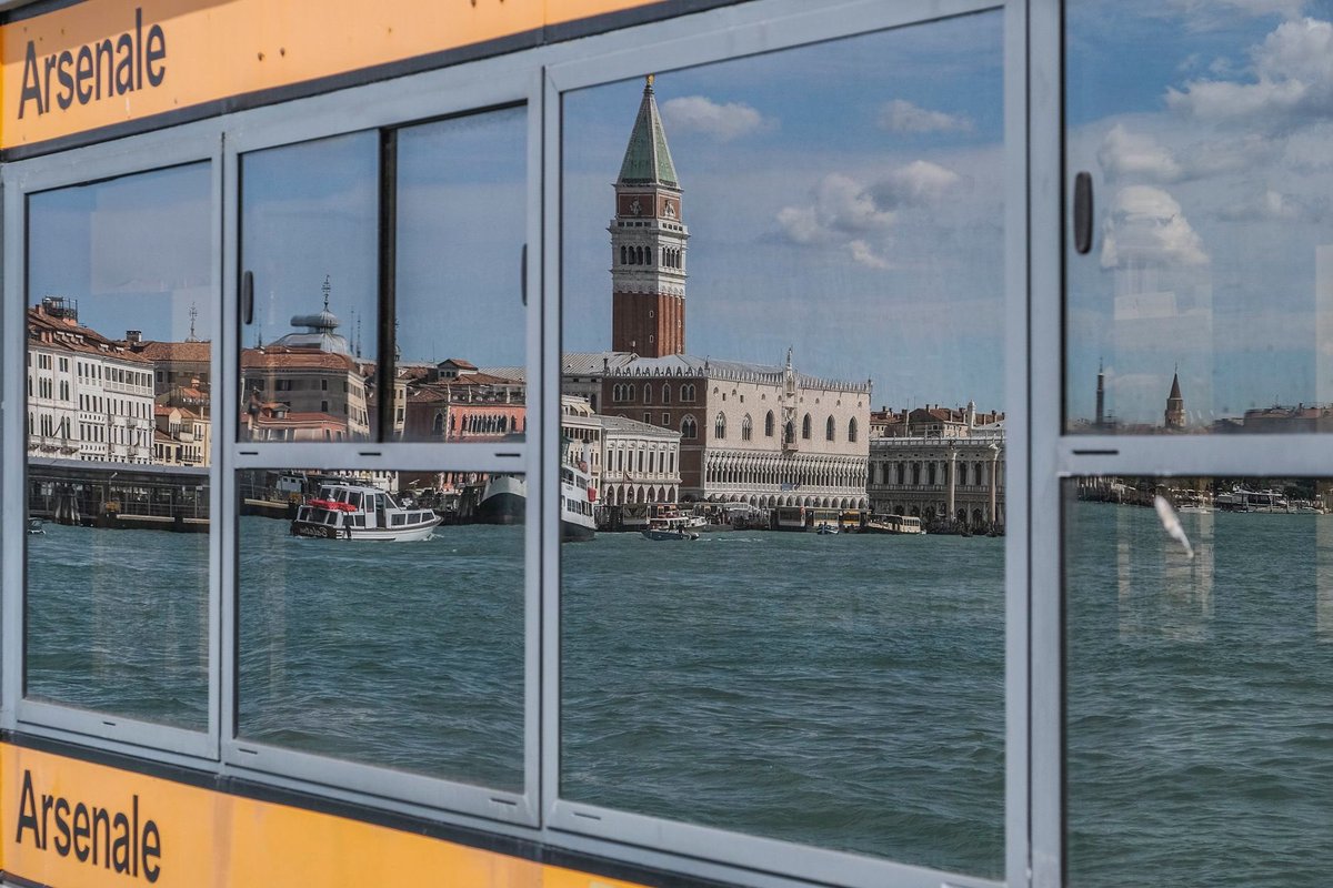 Reflection in Venice #Venice #photo #photography #tour #tourism #secretvenice #photowalk #slowtour