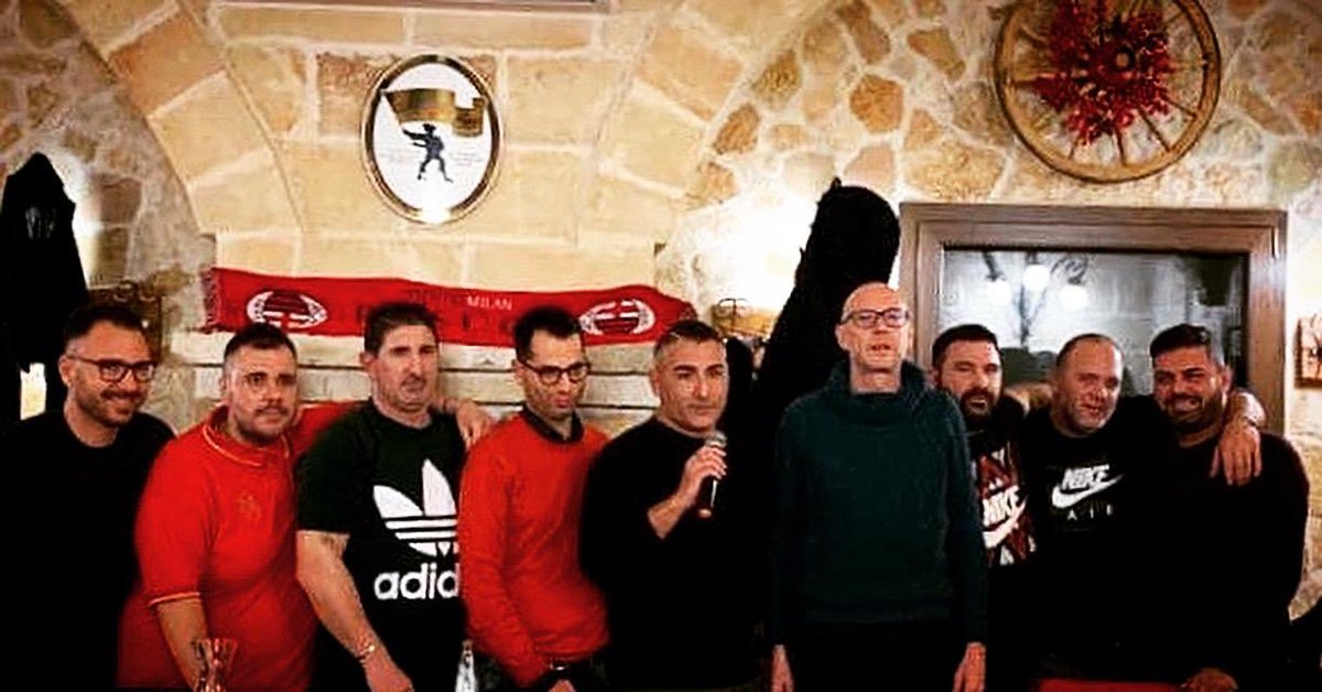 Grande serata di divertimento ieri insieme all’amico <a href="/NonEvoluto/">Alessandro Jacobone - Milanisti NE</a>,
che ringraziamo ancora una volta per la vicinanza al <a href="/BrindisiClub/">MilanClubBrindisi</a> e per l’entusiasmo con cui ci sta supportando nel l’iniziativa benefica #DerbyDelCuore #UnitiPerMatteo