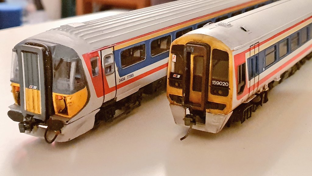 PdannyH's tweet image. #SouthernRegion #5WES upgrade continues &amp;amp; #class159 almost done. HUGE thx to @railtectransfers for bespoke decals. Always saw these two side by side at Waterloo deciding which to take to Woking. Which would you choose?
#TMRGUK #NetworkSouthEast #modelrailway #VariousMultipleUnits