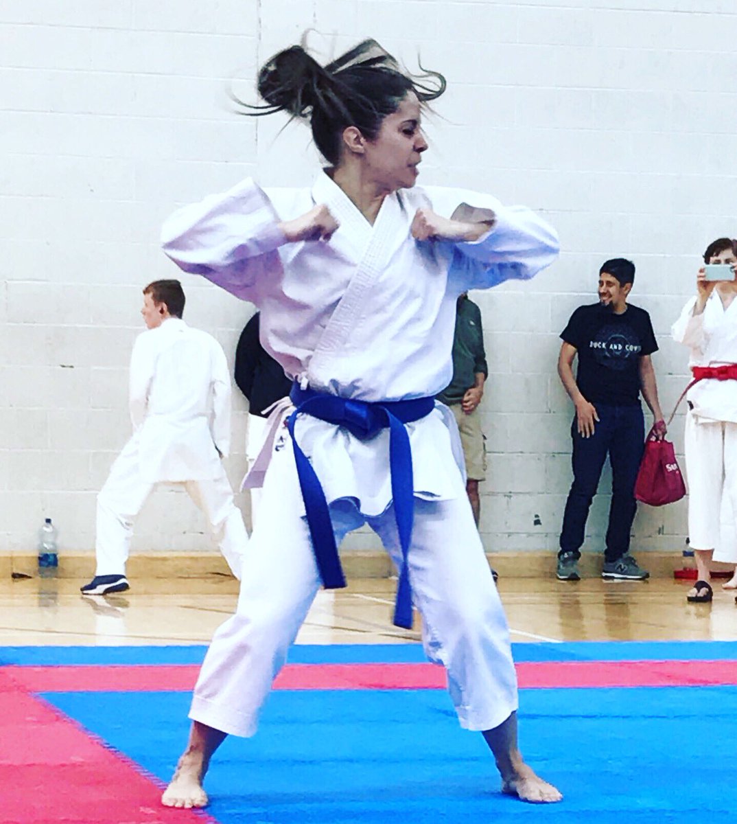 onakai_karate's tweet photo. Day 10 #twelvedaysofkarate
Focus
ββββββββββββββββ-
#karate #kata #wkf #womeninsport #womeninsportire #cantseecantbe #karatelove #karatelife https://t.co/UJqy7Y2Znn