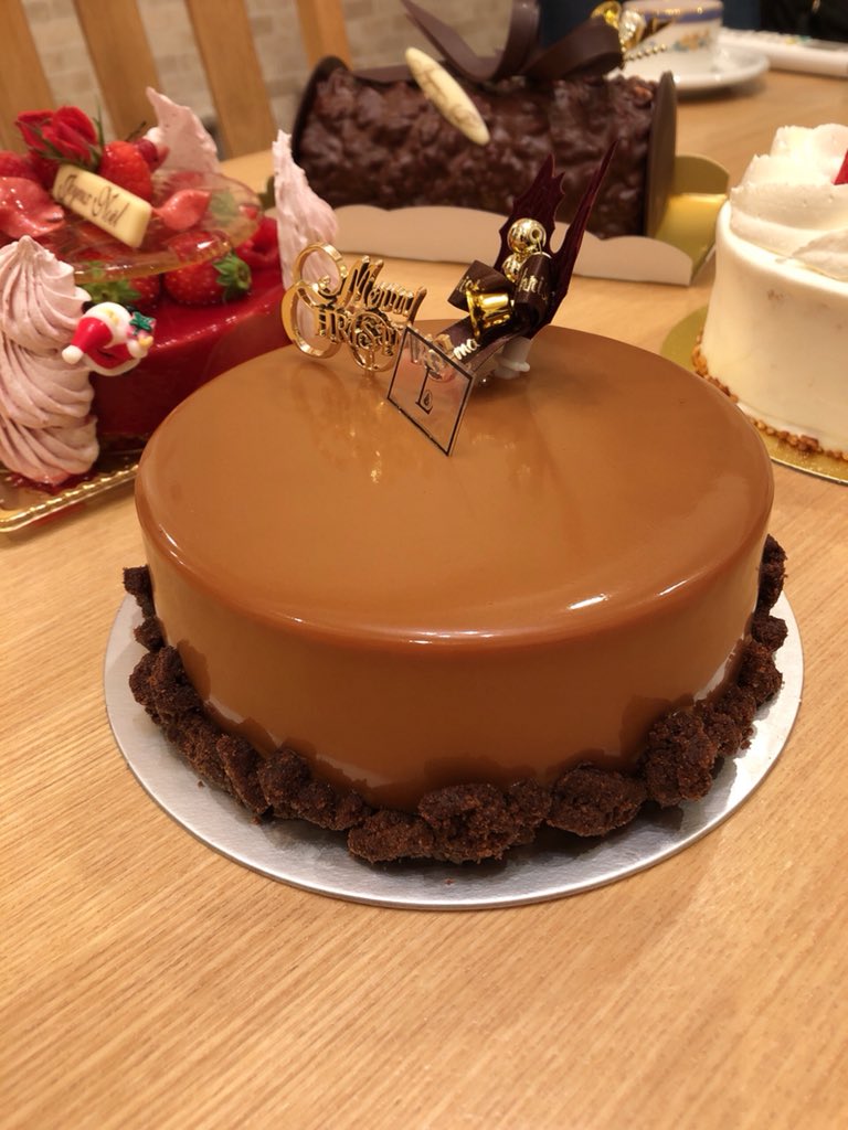 ラックルp ミリオンスイーツ部のオタクでクリスマスケーキ会してました 順にシャンドワゾー ロートンヌ エーグルドゥース ブロンディールと錚々たる名店ばかりで圧巻の一言 ホールケーキをシェアする事でいろんな味のケーキを楽しみながらミリオンの ラックルp ミリオンスイーツ部のオタクでクリスマスケーキ会してました 順にシャンドワゾー ロートンヌ エーグルドゥース ブロンディールと錚々たる名店ばかりで圧巻の一言 ホールケーキをシェアする事でいろんな味のケーキを楽しみながらミリオンの