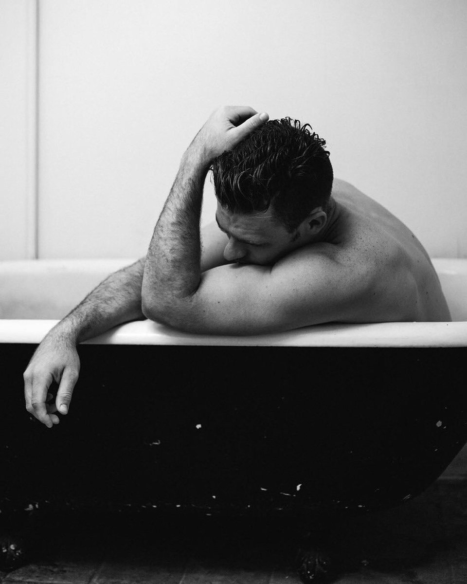 RoleRewritten's tweet image. Soaking in self-care. #SeductiveSunday