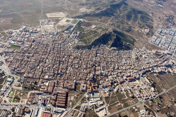 Los vecinos piden en los presupuestos participativos más zonas verdes y actividades para la juventud. elperiodicodeyecla.com/vecinos-zonas-…