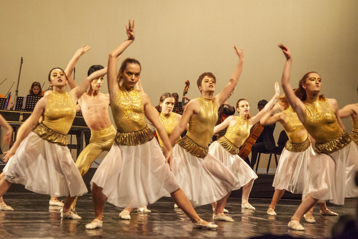 #Cervera clou l’any de la seva capitalitat cultural amb l’aplaudit ‘#Bachendansa’ <a href="/cervera2019/">Cervera2019</a> 
comarquesdeponent.com/segarra/cerver…