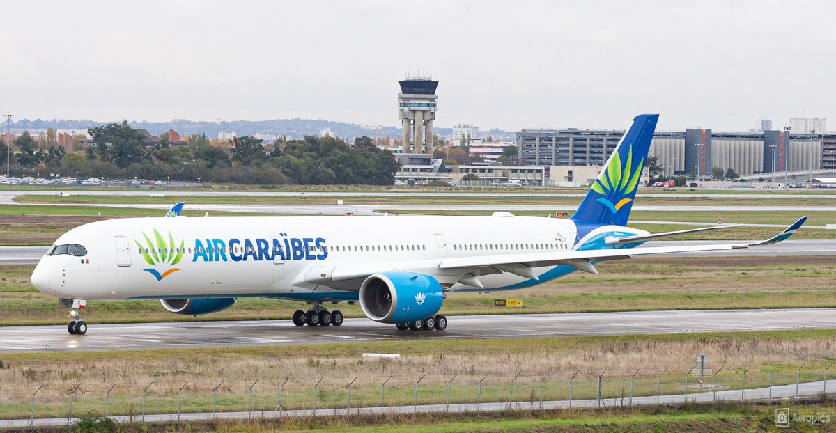 OlivierHoarau's tweet photo. 🇫🇷#TXFHMIL Premier #airbus #a3501000 pour une compagnie française ✈️😍 @aircaraibes 🌴 ☀️
#AvGeek #fhmil #A350 #a350k https://t.co/dWrgCmmhNo