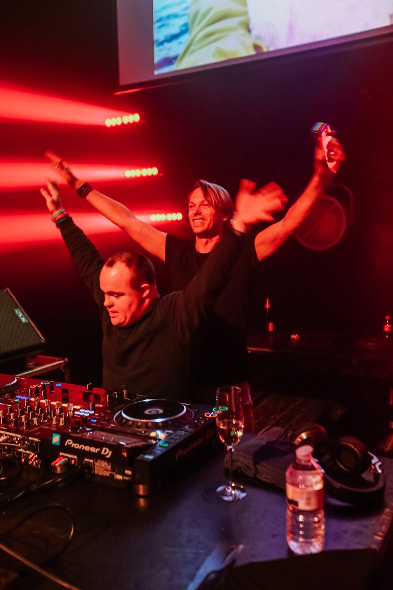 Realregi's tweet photo. Maarten mijne man! ❤️

#downtoparty #warmsteweek https://t.co/5BseqvsT39