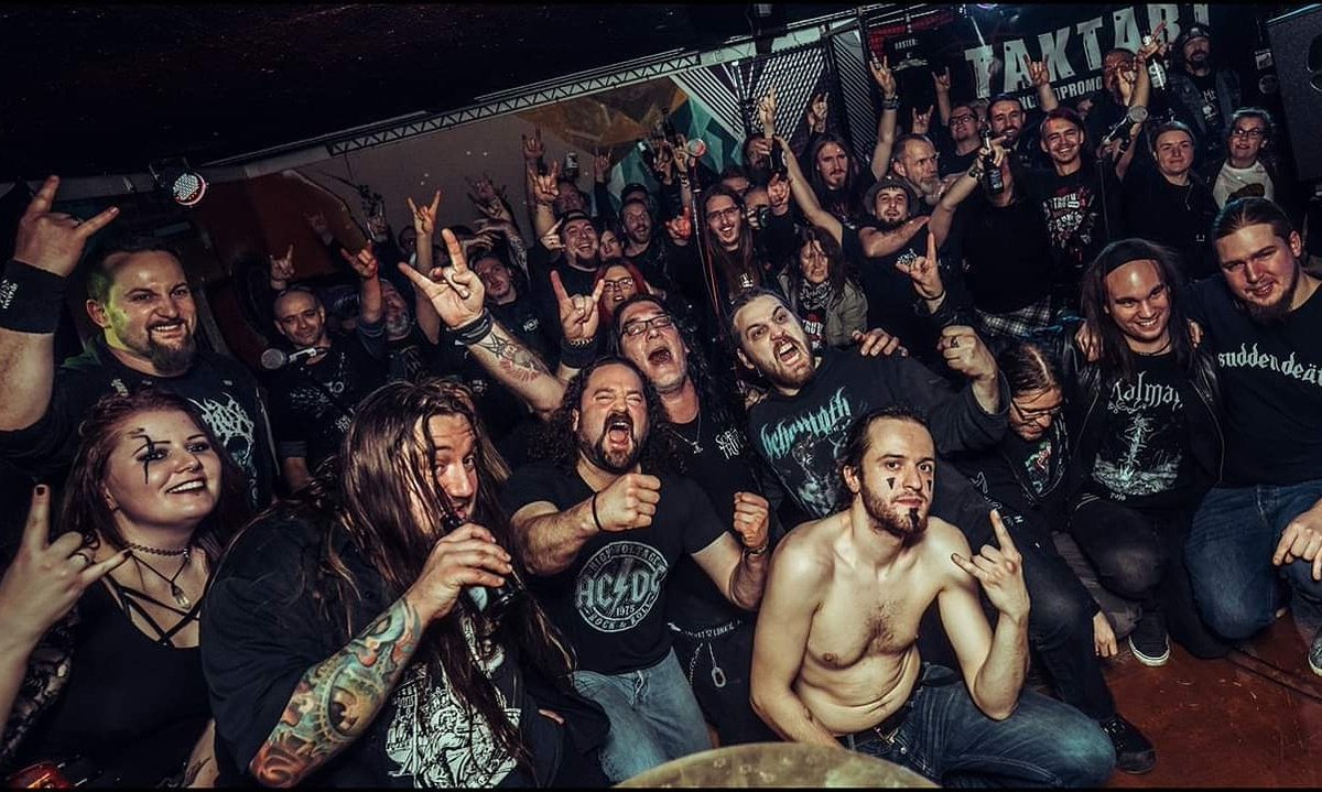 sobertruthband's tweet photo. BAUHAUS LIVE TROISDORF 🤘 ES GEHT WEITERRRR ... die ⚅ sind gefallen! Ein SURVIVAL JUNGE + MÄDEL #bauhauslive #taktartcon #rocknroll #purify #mindreaper #sobertruthband https://t.co/f5oiCUjF4s