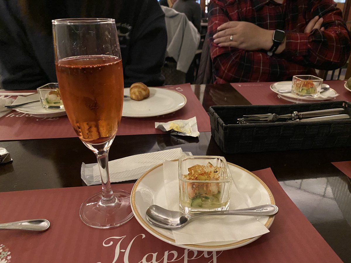 jasminehirohiro's tweet photo. my friends who name is＂over40＂ celebrated my birthday!
we had a good time in saintmark restaurant https://t.co/hKB0KPRb5p