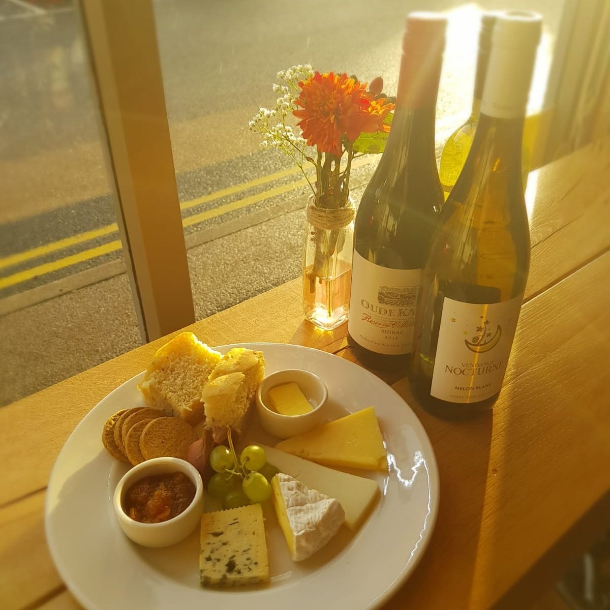 Feeling stressed after a busy day Christmas shopping? We've got you covered until 10pm so why not relax with some wine and cheese this evening!

Every Sunday get a cheese or cheese and charcuterie board for 2 and a bottle of house wine for £25.