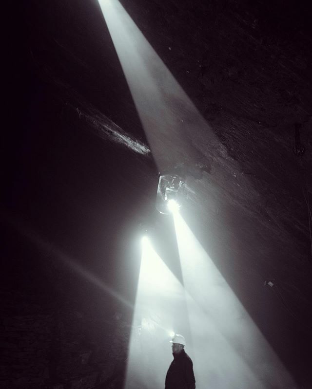 rougeit's tweet photo. #DecadeAdvent Day Twenty-two
‘Rive’ - Honister, Cumbria. UK. 2015
.
I get to work in some amazing places, but this one was quite special - inside a mountain in the Lake District. 
It’s another piece that’s a bit lost in photos - it only really worked whi… https://t.co/ksMz8PZFhD https://t.co/JXgu39TeKo