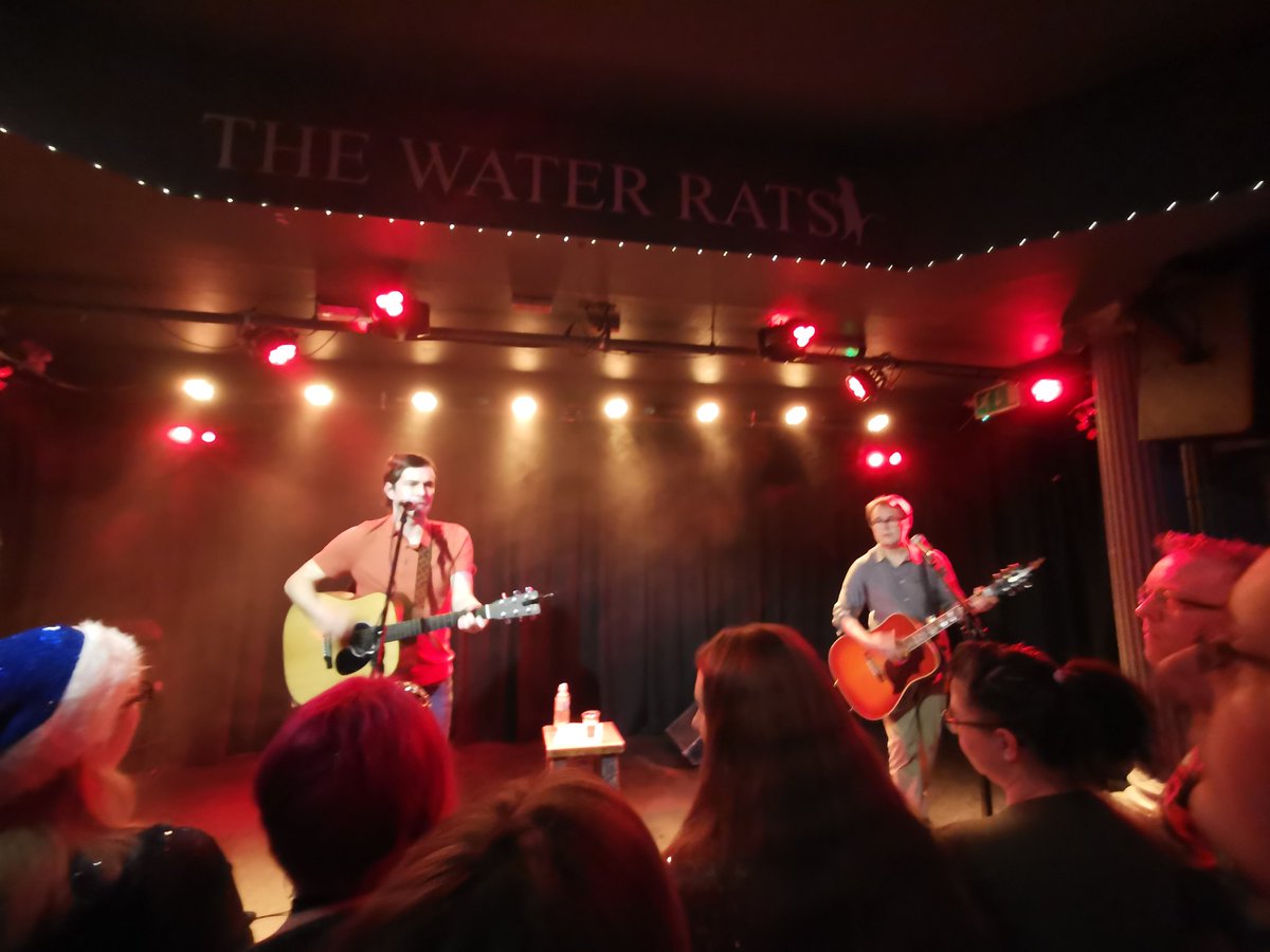jo_napoli's tweet photo. @TheQuill @ad_I_am @spacetommyscott @BluetonesFanz @TheBluetones @spacebanduk what a fab night! Thank you x x Onwards to more #proseccosupernova #bottomlessbrunch #notonaboat #embankment #britpop #music #London https://t.co/IAI1sOjINp